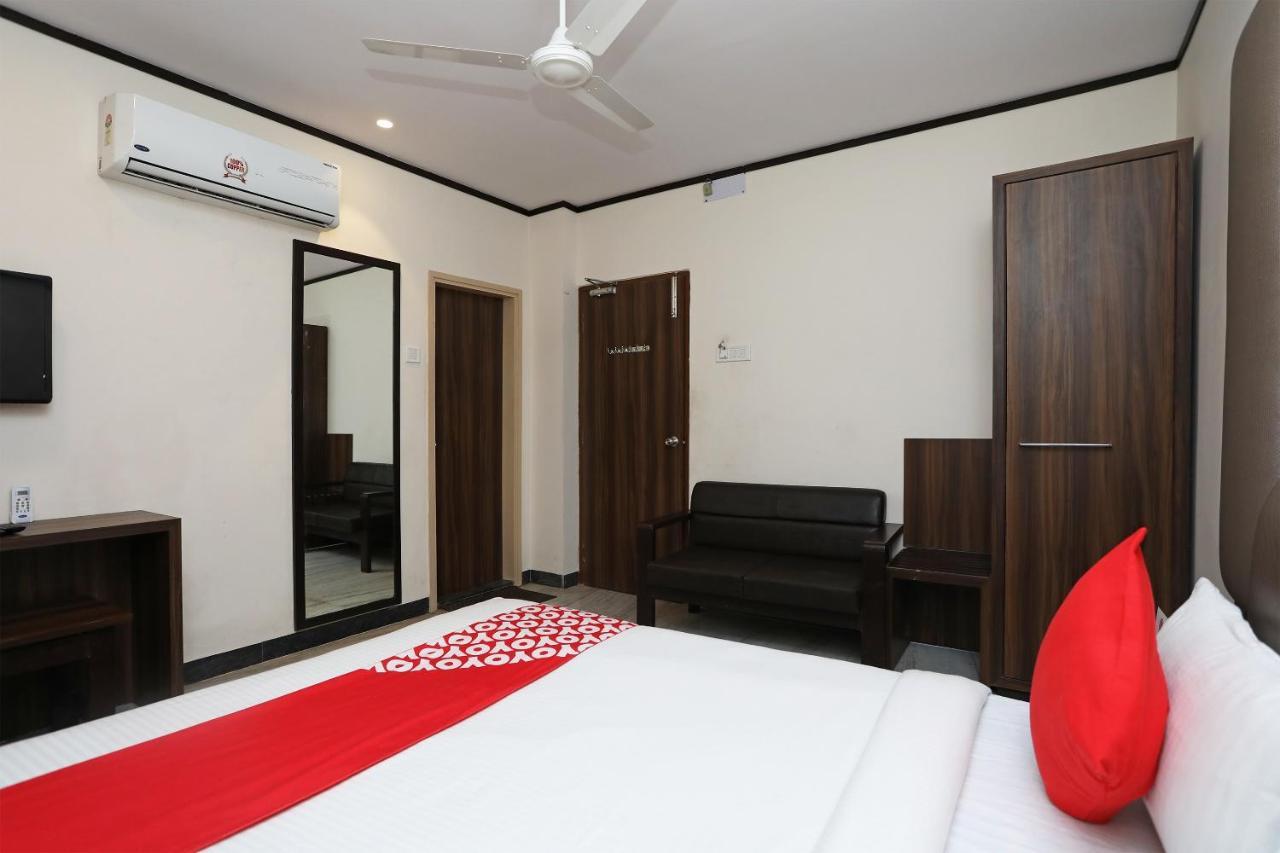 Oyo 15966 Hotel Shivam Калькутта Экстерьер фото
